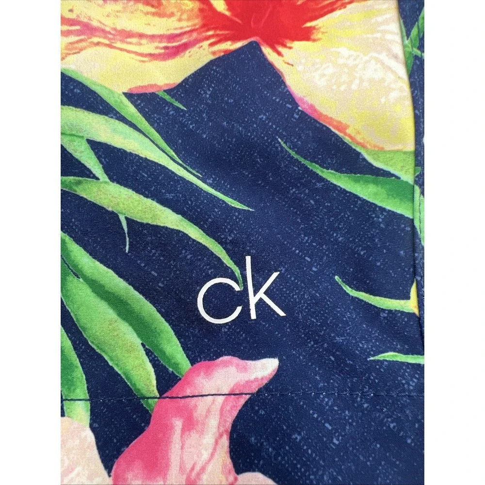 Calvin Klein Blue Floral Swim‎ Trunks Lined Quick Dry UPF 40+ Men's Size Large